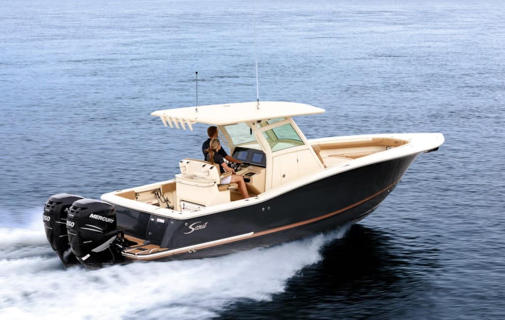 300LXF shark gray hull closer up