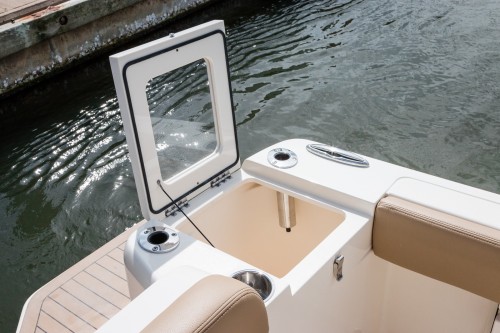 235XSF live well open