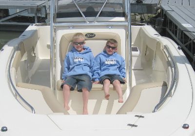 CICscoutboatseatfar_001