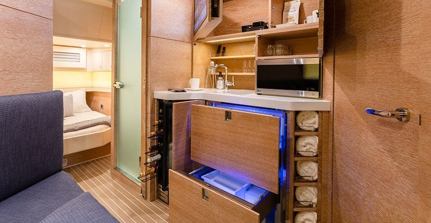 530 LFX Luxurious Interior