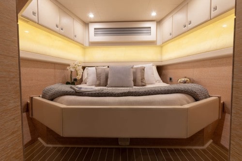 530LXF private master stateroom