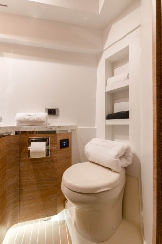 530LXF head and storage shelves