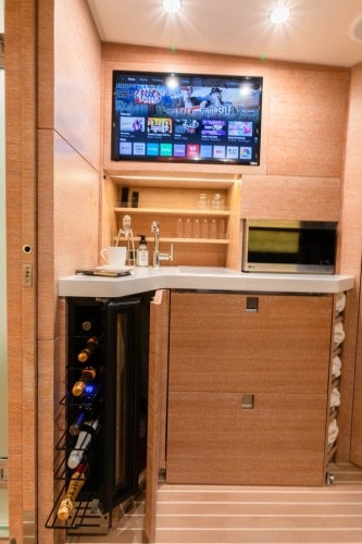 530LXF showing wine chiller