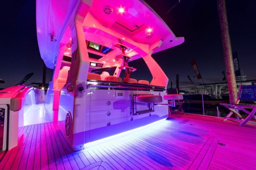 530LXF entertainment station lit