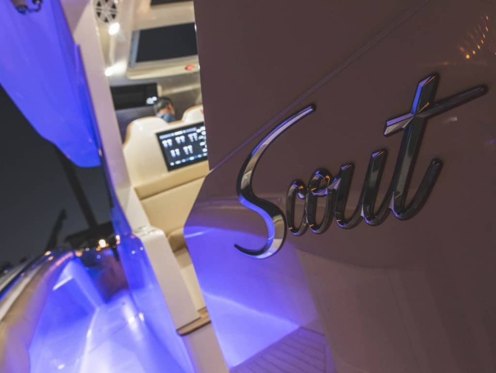 530LXF logo up close