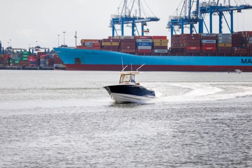 277 LXF running on water