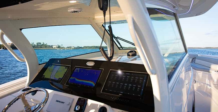 425 LXF - Digital Helm