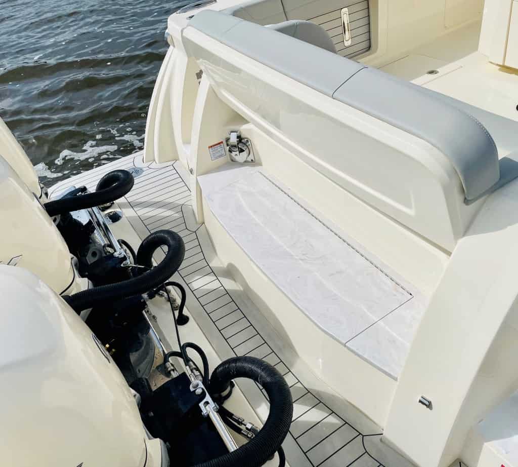 425 fixed stern seat 1