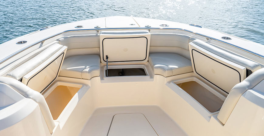 288 LXF Forward seating with forward seating backrests/under storage